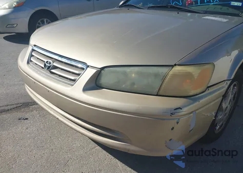 2001 Toyota Camry Le z USA, uszkodzony, nr VIN 4T1BG22K41U871052